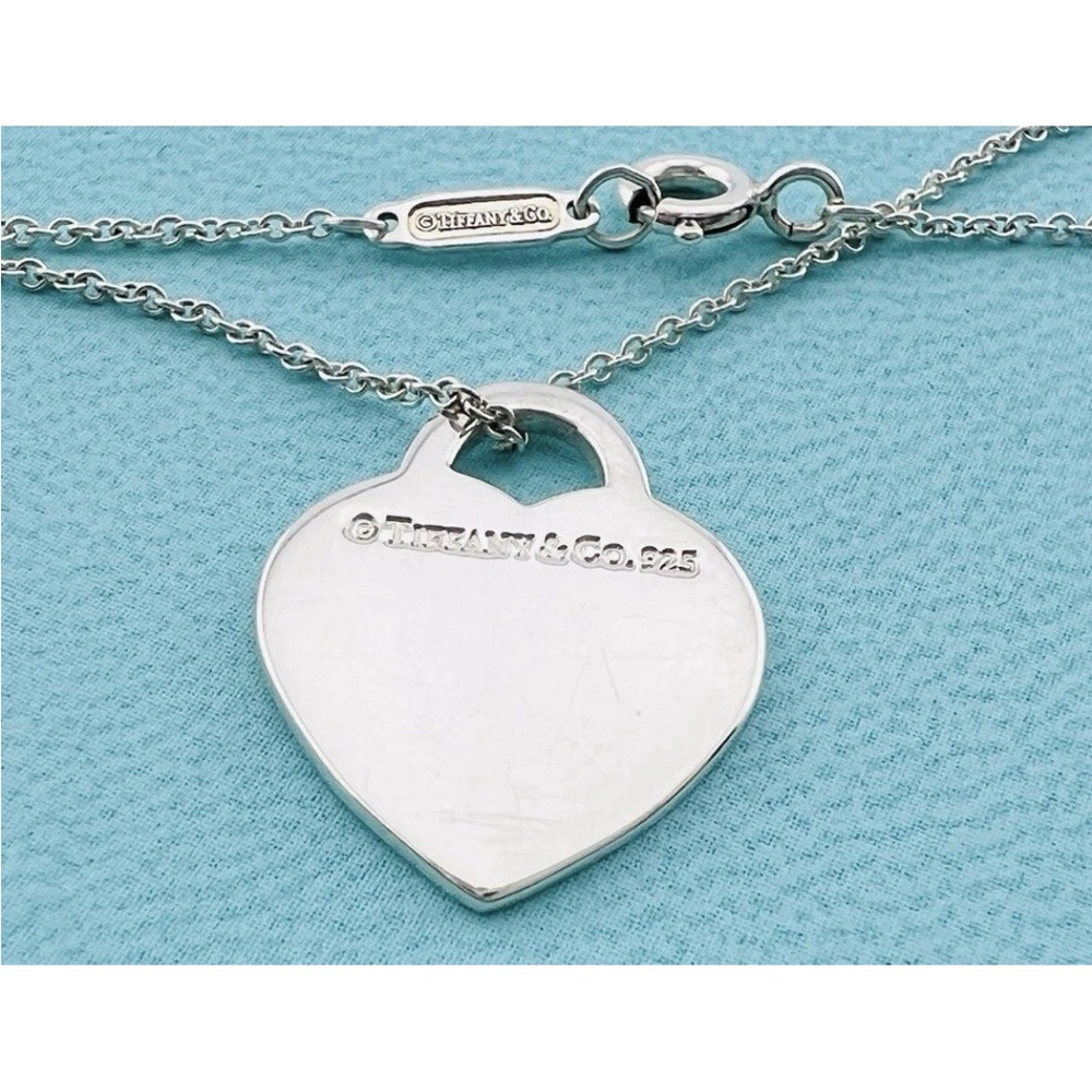 Tiffany & Co 💯% Auth ‘I Love You’ Notes Engraved Heart Necklace🩵 w/Pouch 🩵 - Picture 4 of 5